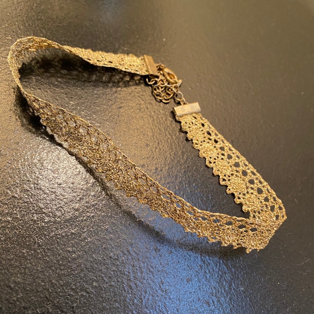 Gold lace choker